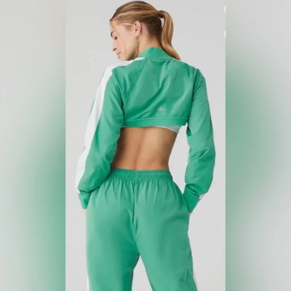 ALO  Racetrack Shrug XS Lettuce - Picture 2 of 3